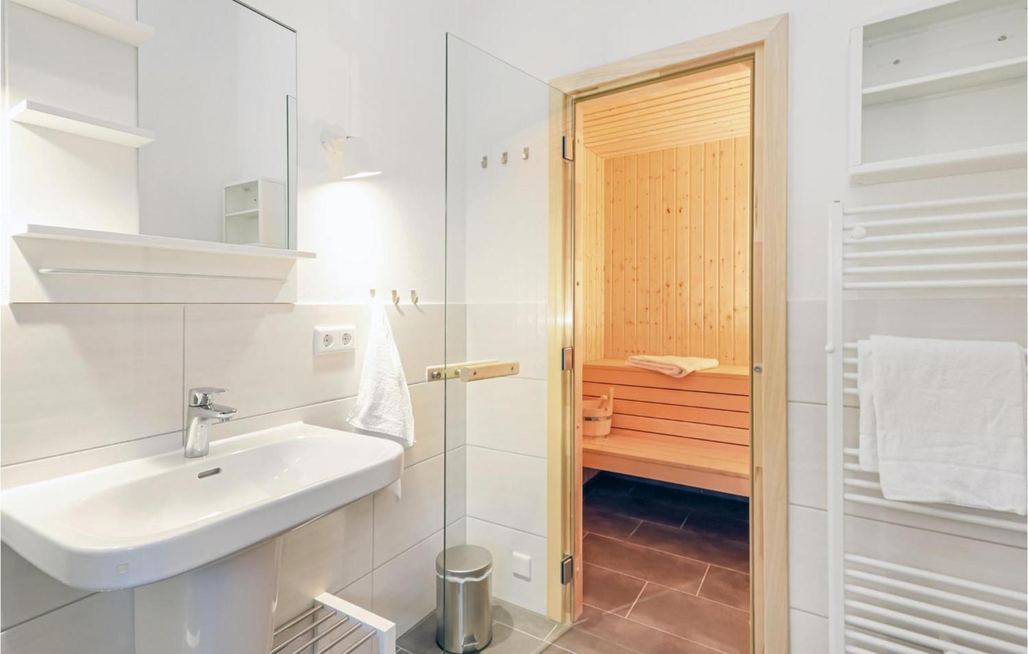Cozy Home In Krems Ii-Warderbrueck With Wifi Gols エクステリア 写真